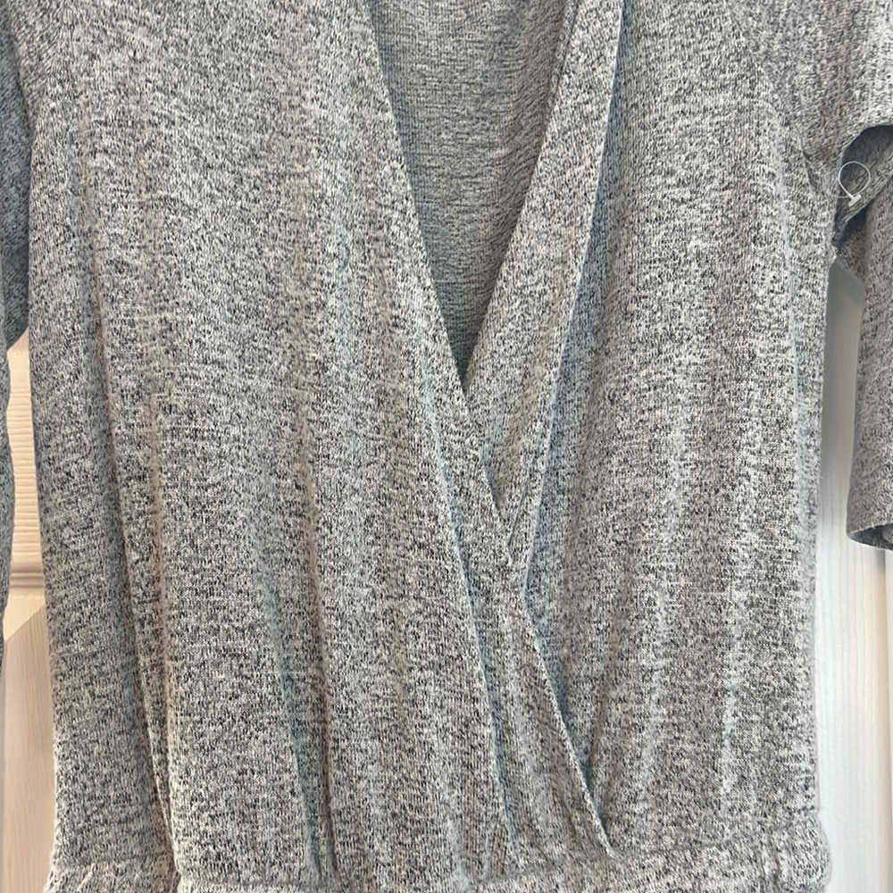 Comfort and Style with This Soho NY&C Jumper/Romper! 🌟size:  small/very cozy - Picture 2 of 4
